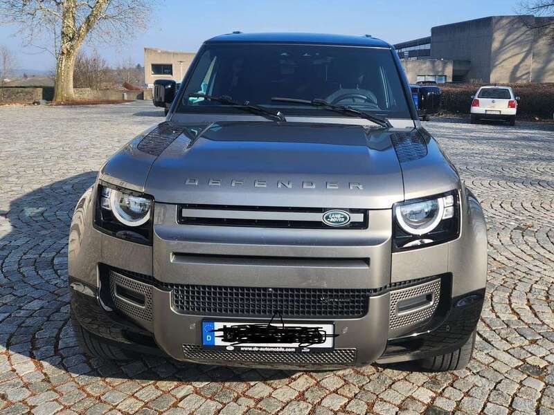 Silber Gebraucht 2022 Land Rover Defender Dynamic SUV | 68.000 € - Bild 1/4