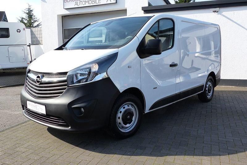 Gebraucht Opel Vivaro 121 PS (88 kW) 2018 Weiß Van / Kleinbus