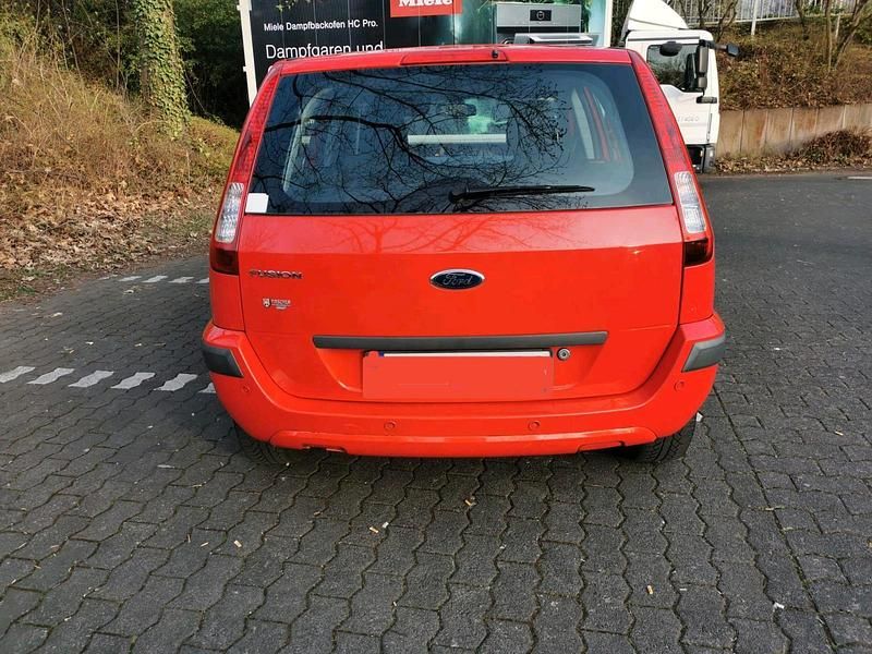 Gebraucht Ford Fusion 100 PS (73 kW) 2006 Rot Kleinwagen