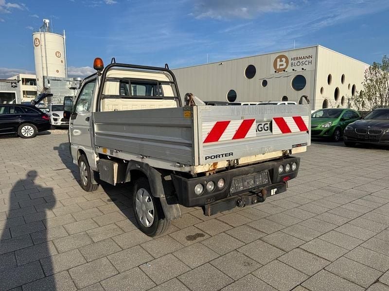 Second-hand Piaggio Porter 83 CP (61 kW) 2018 Alb SUV