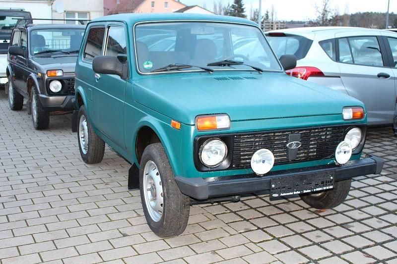 Gebraucht Lada niva 83 PS (61 kW) 2012 Grün SUV