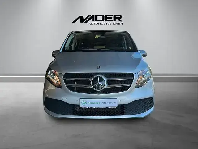 Gebraucht Mercedes V220 163 PS (119 kW) 2022 Silber Van / Kleinbus