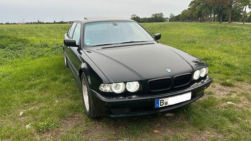 Schwarz Gebraucht 2001 BMW 740 Performance Limousine | 14.999 € (Teuer) - Bild 1/4