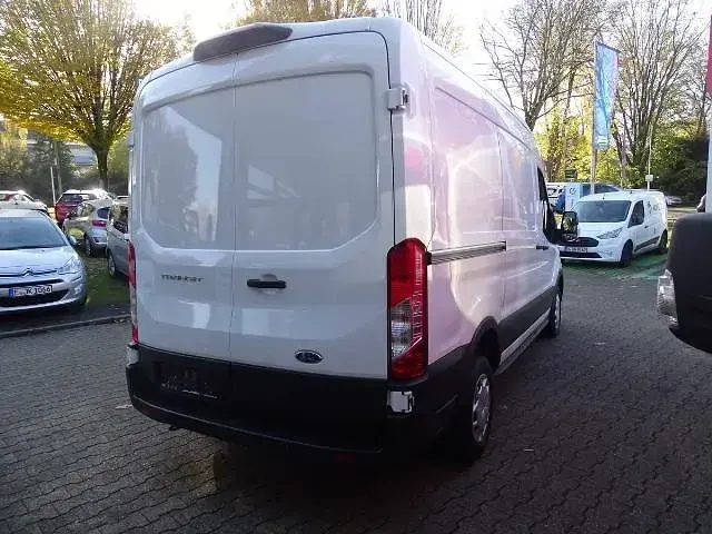 Gebraucht Ford Transit Trend 131 PS (96 kW) 2022 Frostweiß Van