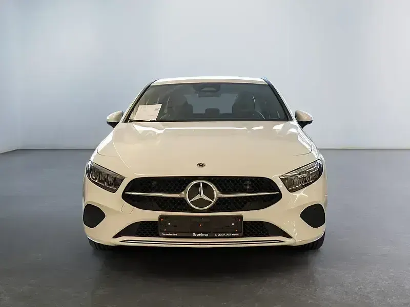 Gebraucht Mercedes A200 Progressive 163 PS (119 kW) 2025 Weiß Limousine