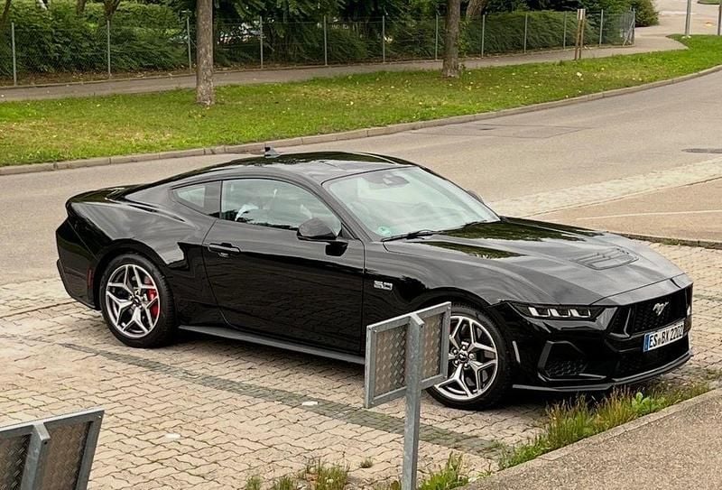 Schwarz Gebraucht 2024 Ford Mustang GT Fastback Coupé | 55.000 € (Superpreis) - Bild 1/4