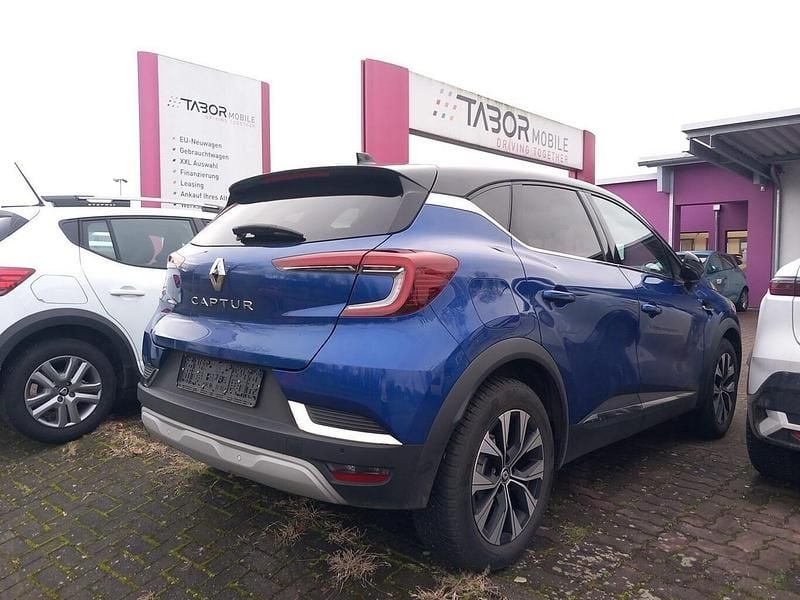 Używany Renault Captur Techno 140 KM (102 kW) 2022 Niebieski SUV