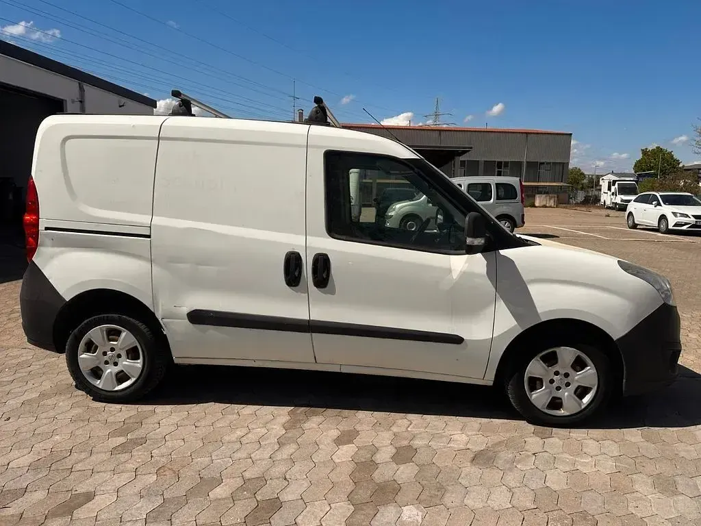Gebraucht Opel Combo 90 PS (66 kW) 2012 Weiß Van / Kleinbus
