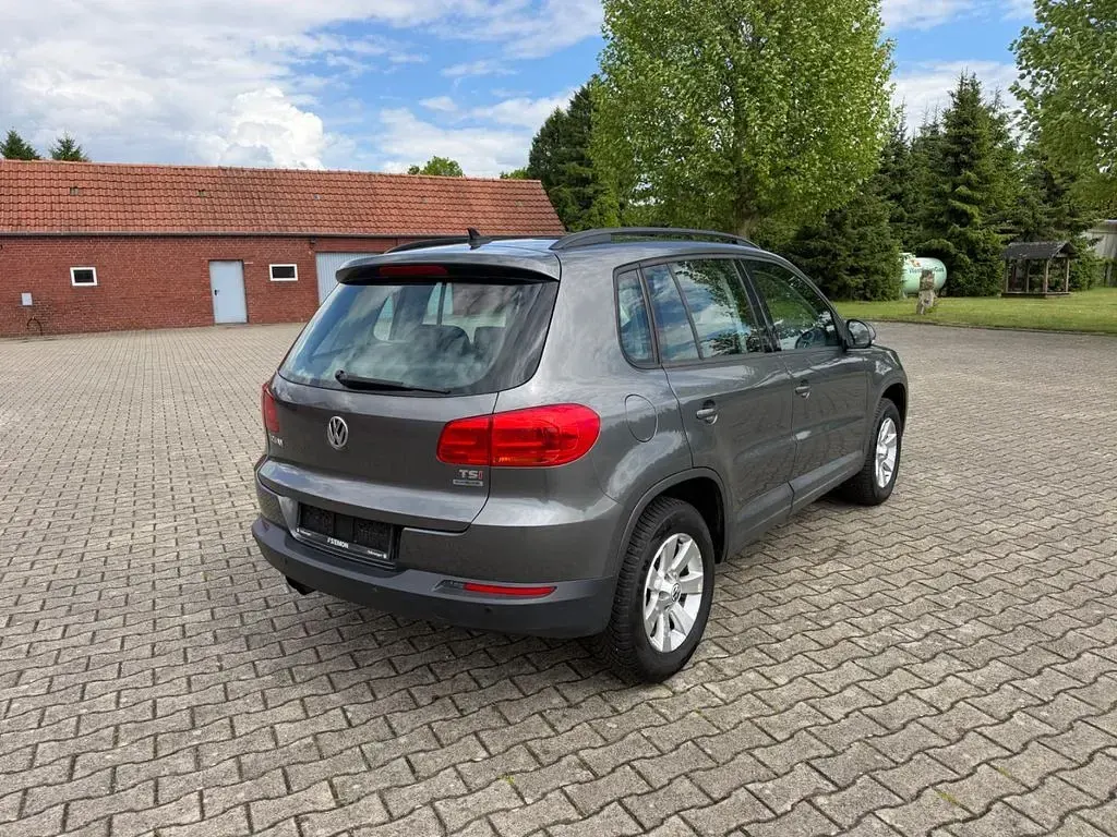 Używany VW Tiguan Trendline 122 KM (89 kW) 2012 Szary SUV