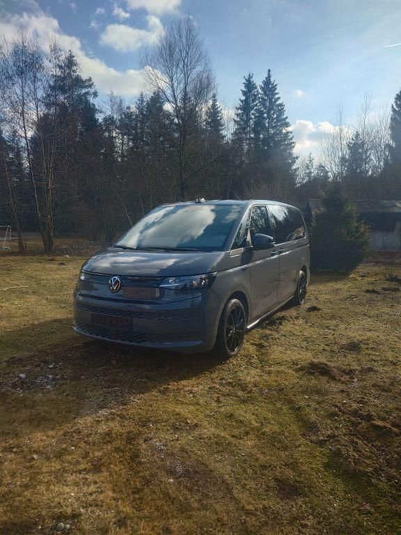 Gebraucht VW Multivan 136 PS (100 kW) 2022 Grau Van
