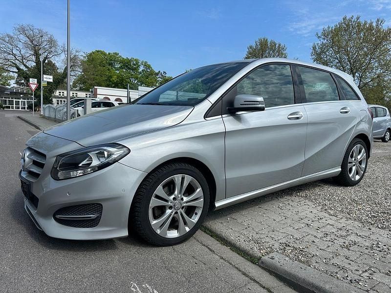 Gebraucht Mercedes B220 177 PS (130 kW) 2014 Silber Kleinwagen