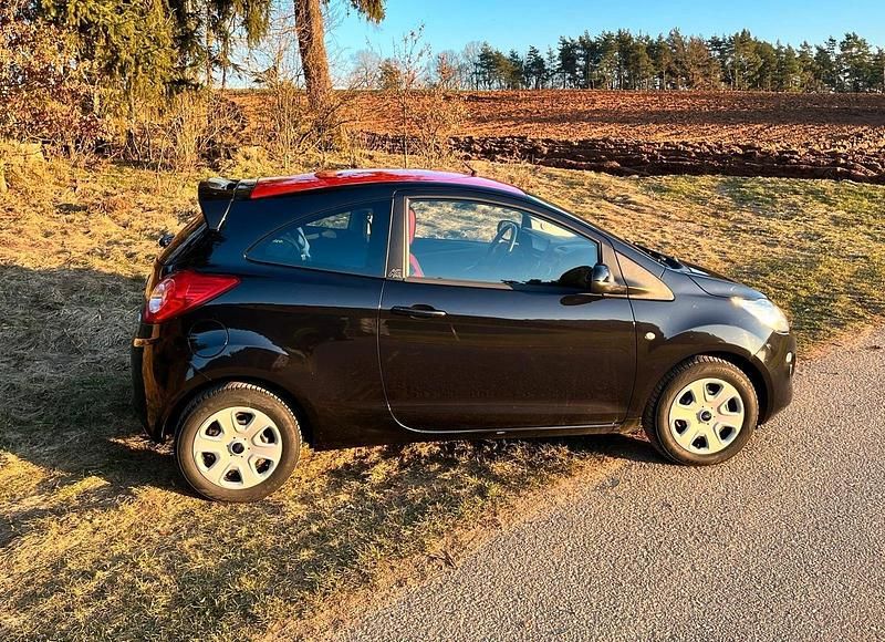 Gebraucht Ford Ka Titanium 69 PS (50 kW) 2015 Schwarz Kleinwagen