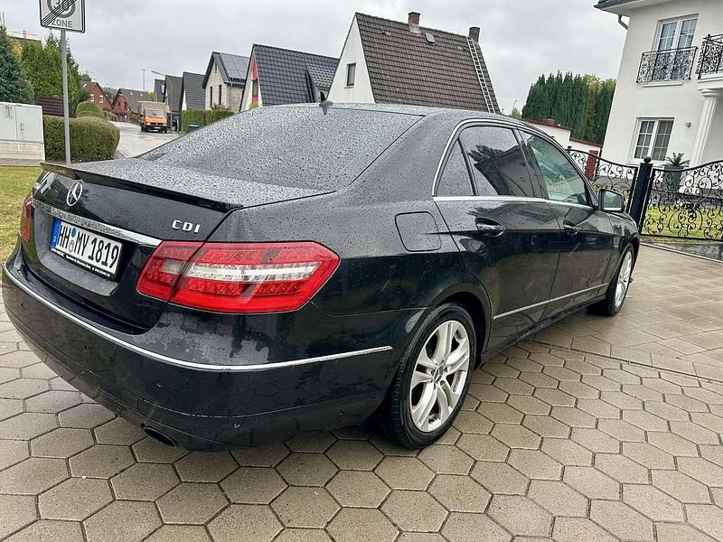 Gebraucht Mercedes E350 231 PS (169 kW) 2010 Schwarz Limousine