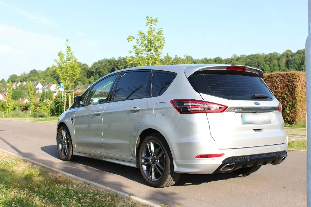 Gebraucht Ford S-MAX ST-Line 241 PS (177 kW) 2019 Silber Van / Kleinbus
