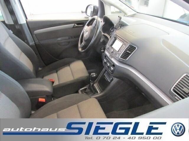 Gebraucht VW Sharan Comfortline 140 PS (102 kW) 2012 Grau metallic Van / Kleinbus