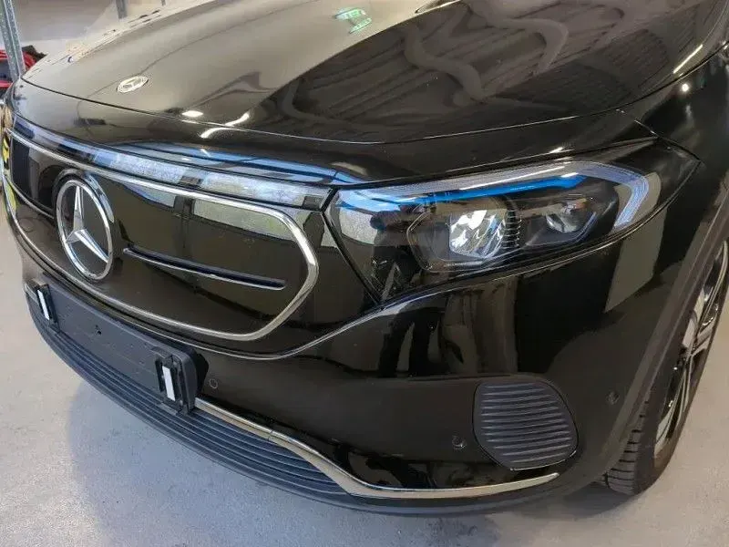 Second-hand Mercedes EQA250 139 kW (190 CP) 2023 Negru SUV