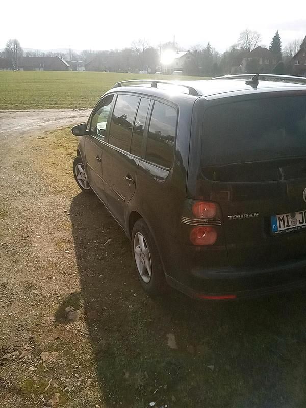 Gebraucht VW Touran Freestyle 140 PS (102 kW) 2009 Schwarz Van / Kleinbus