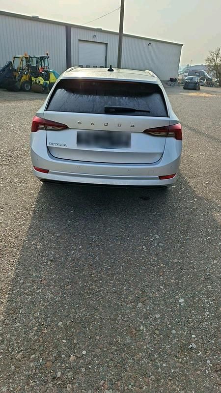 Gebraucht Skoda Octavia 150 PS (110 kW) 2021 Grau Kombi