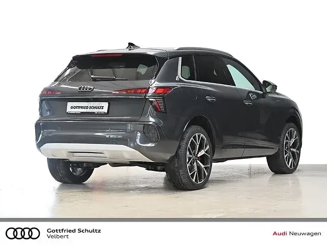 Neu Audi Q3 Sport 177 PS (130 kW) 2026 Grau SUV