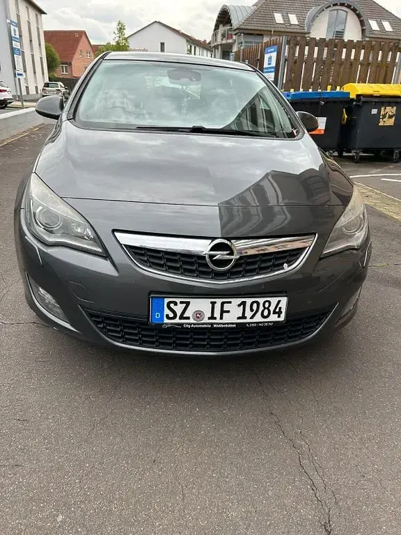 Usata Opel Astra 125 CV (91 kW) 2011 Grigio Berlina