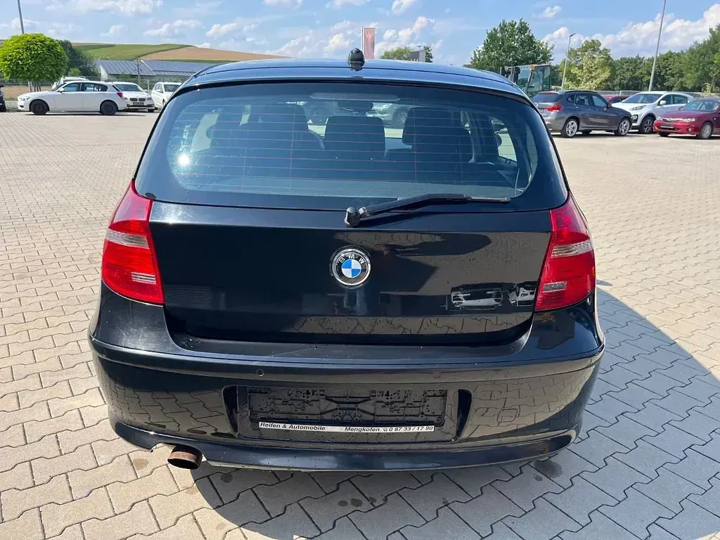 Gebraucht BMW 116 122 PS (89 kW) 2008 Schwarz Kleinwagen