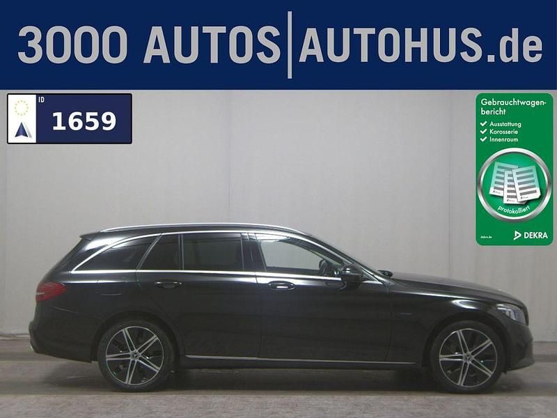 Schwarz unilack Gebraucht 2021 Mercedes C300e Avantgarde Kombi | 21.980 € (Superpreis) - Bild 1/4