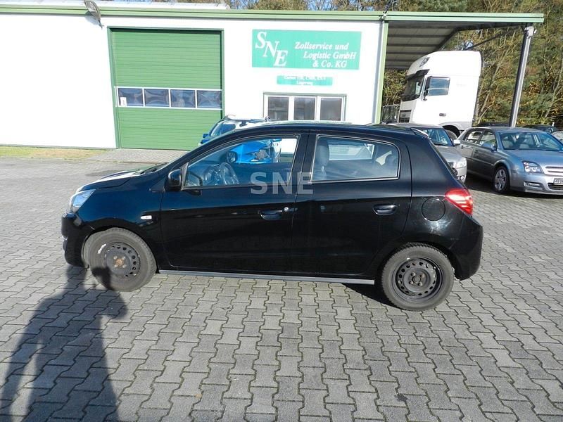 Schwarz Gebraucht 2016 Mitsubishi Space Star Diamant Edition Kleinwagen | 3.990 € (Guter Preis) - Bild 1/4