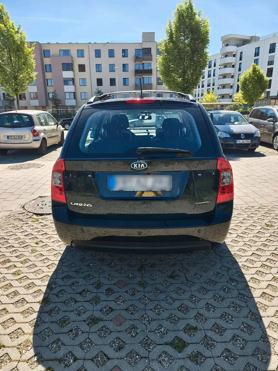 Gebraucht Kia Carens LX 144 PS (105 kW) 2008 Schwarz Van / Kleinbus