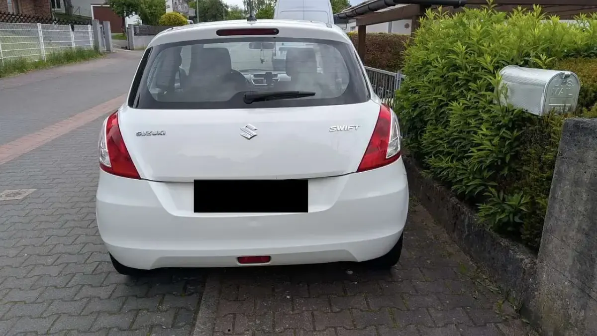 Gebraucht Suzuki Swift Basic 94 PS (69 kW) 2013 Weiß Kleinwagen