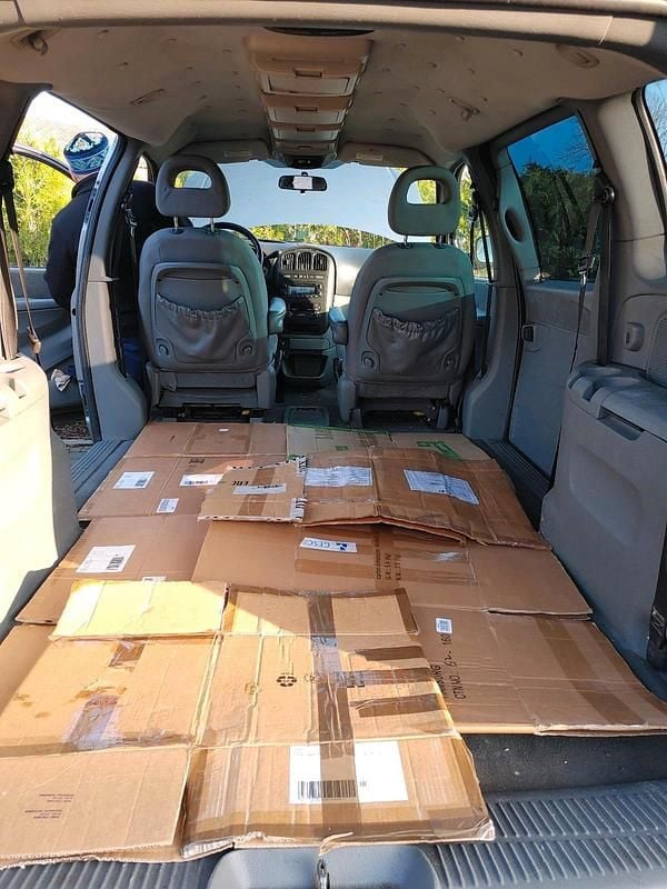 Usado Chrysler Voyager 150 HP (110 kW) 2006 Cinzento Monovolume