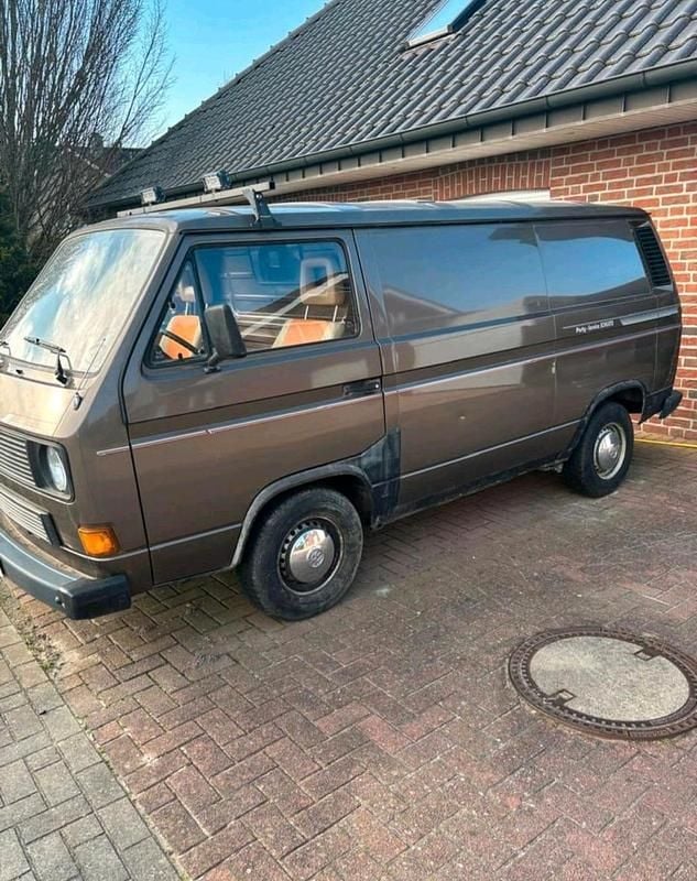 Gebraucht VW T3 65 PS (47 kW) 1988 Braun Van