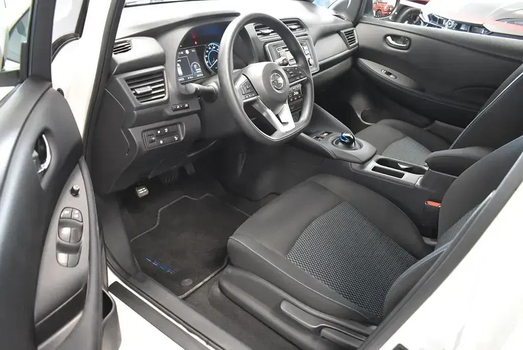 Gebraucht Nissan Leaf 110 kW (150 PS) 2023 Weiß Kleinwagen