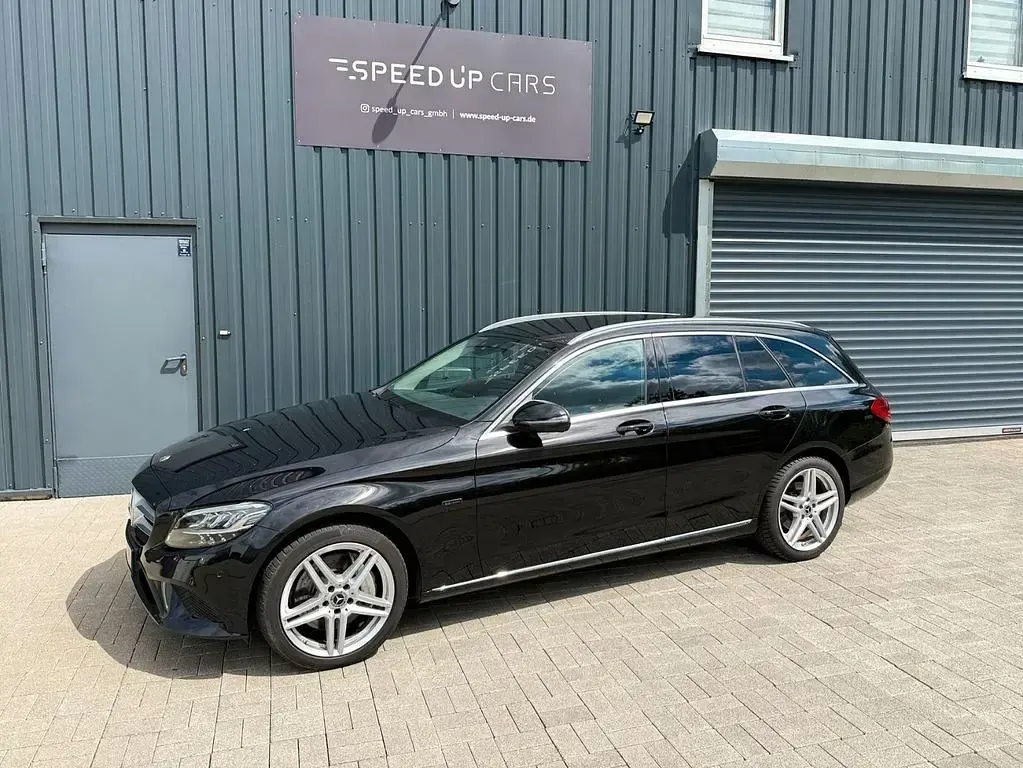 Gebraucht Mercedes E300 Avantgarde 194 PS (142 kW) 2021 Schwarz Kombi