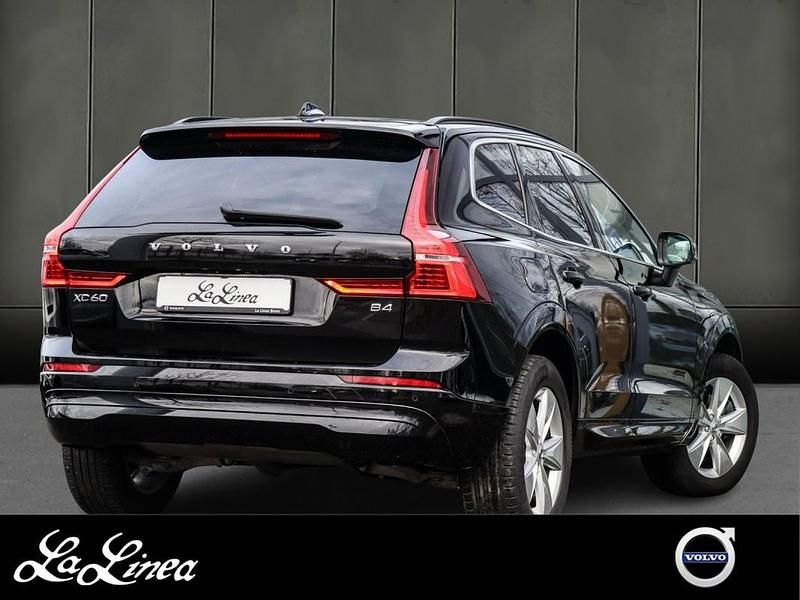 Gebraucht Volvo XC60 Core 197 PS (144 kW) 2023 Schwarz SUV