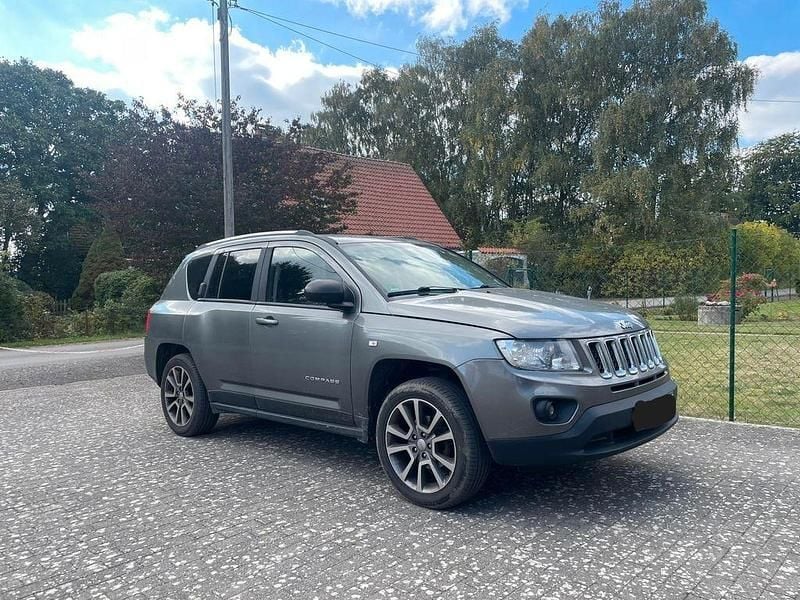 Grau Gebraucht 2013 Jeep Compass Limited SUV | 4.300 € (Superpreis) - Bild 1/4