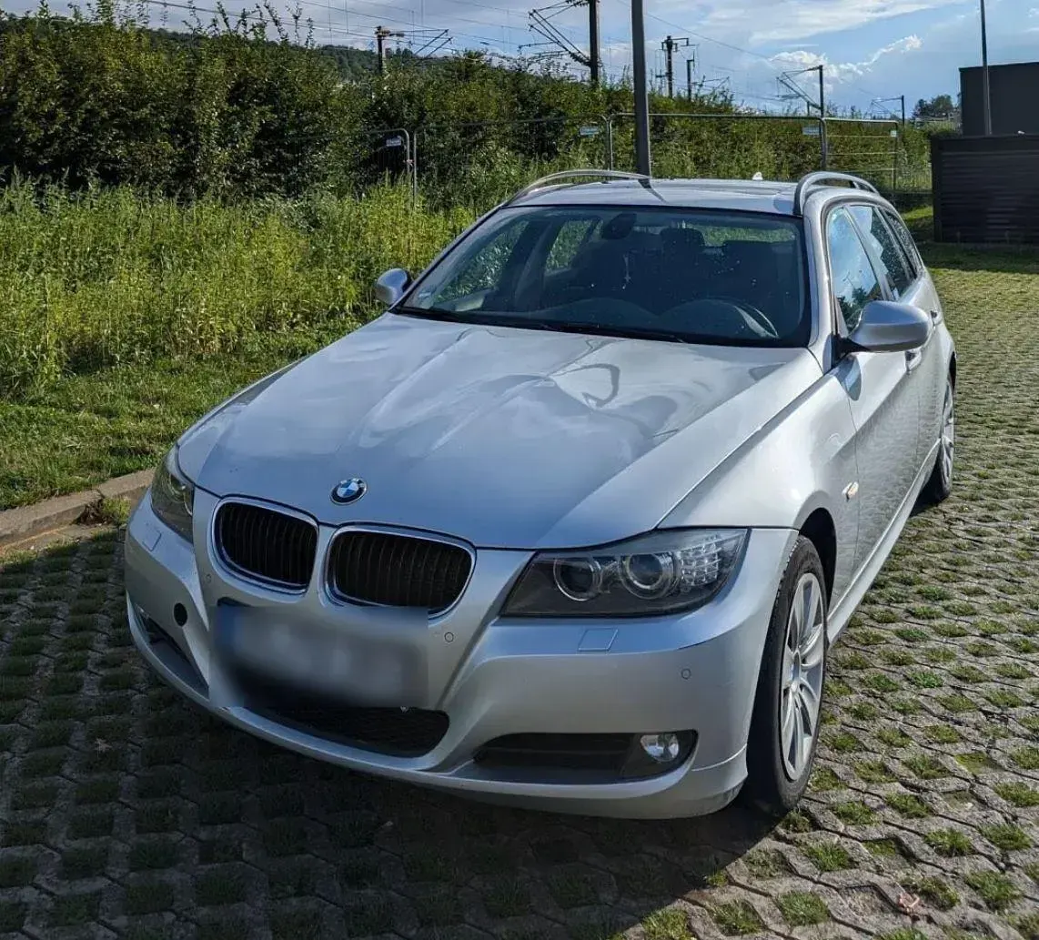 Gebraucht BMW 318 143 PS (105 kW) 2010 Silber Kombi