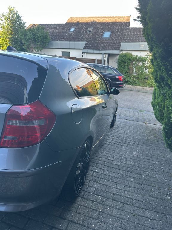 Gebraucht BMW 116 Performance 122 PS (89 kW) 2009 Grau Kleinwagen
