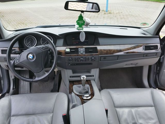 Gebraucht BMW 520 170 PS (125 kW) 2003 Grau metallic Limousine