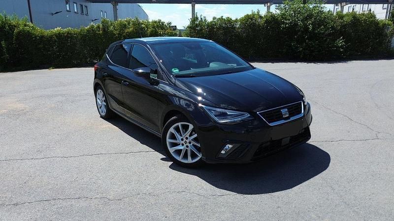 Schwarz Gebraucht 2023 Seat Ibiza Black Edition Limousine | 18.999 € (Guter Preis) - Bild 1/4