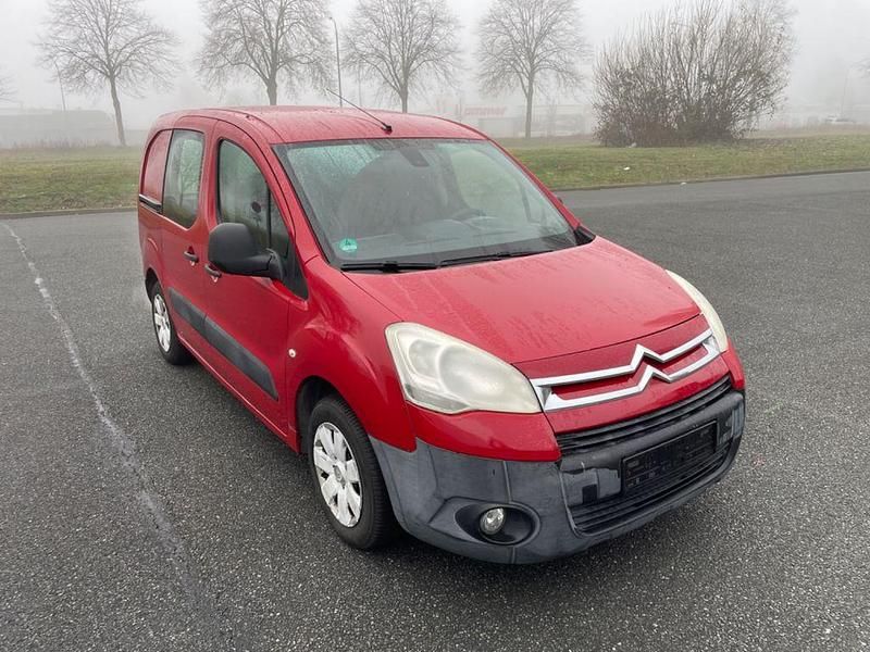 Rot Gebraucht 2011 Citroën Berlingo Van / Kleinbus | 3.999 € (Guter Preis) - Bild 1/4