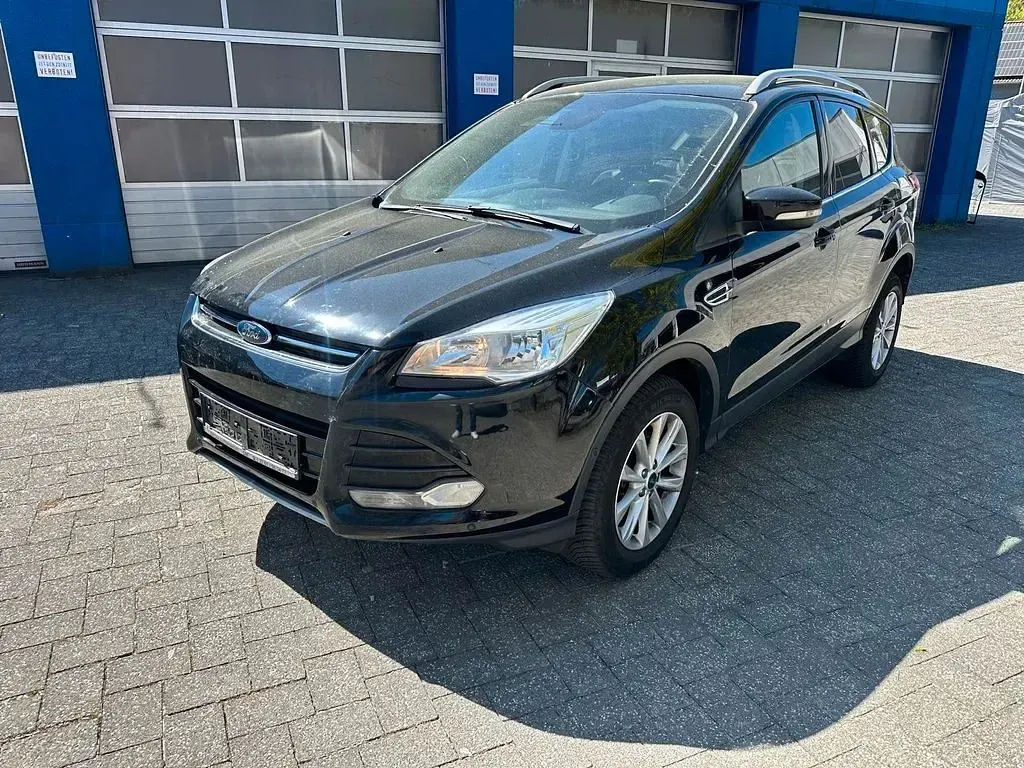 Gebraucht Ford Kuga Titanium 150 PS (110 kW) 2016 Schwarz SUV