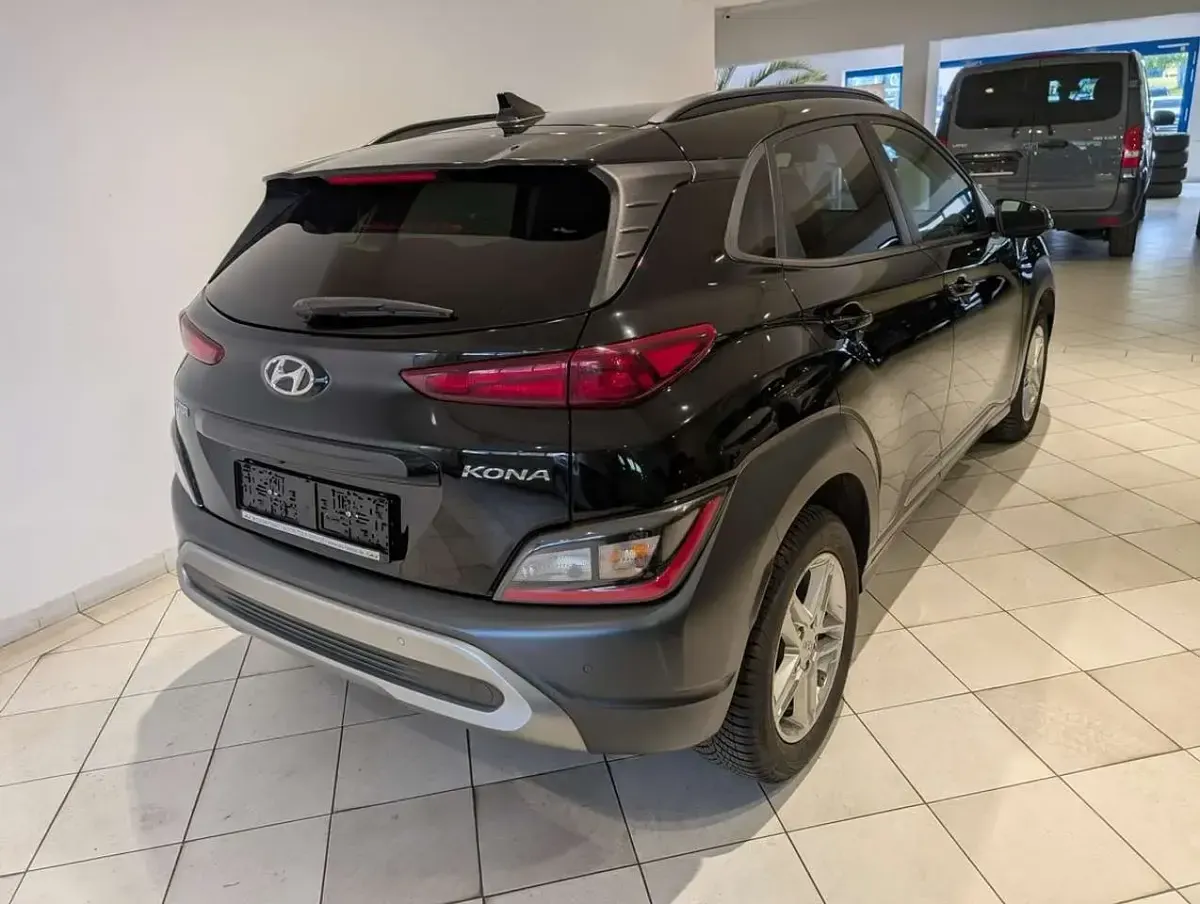 Gebraucht Hyundai Kona 120 PS (88 kW) 2021 Schwarz SUV
