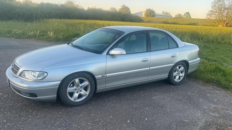 Silber Gebraucht 2001 Opel Omega Limousine | 750 € (Superpreis) - Bild 1/4