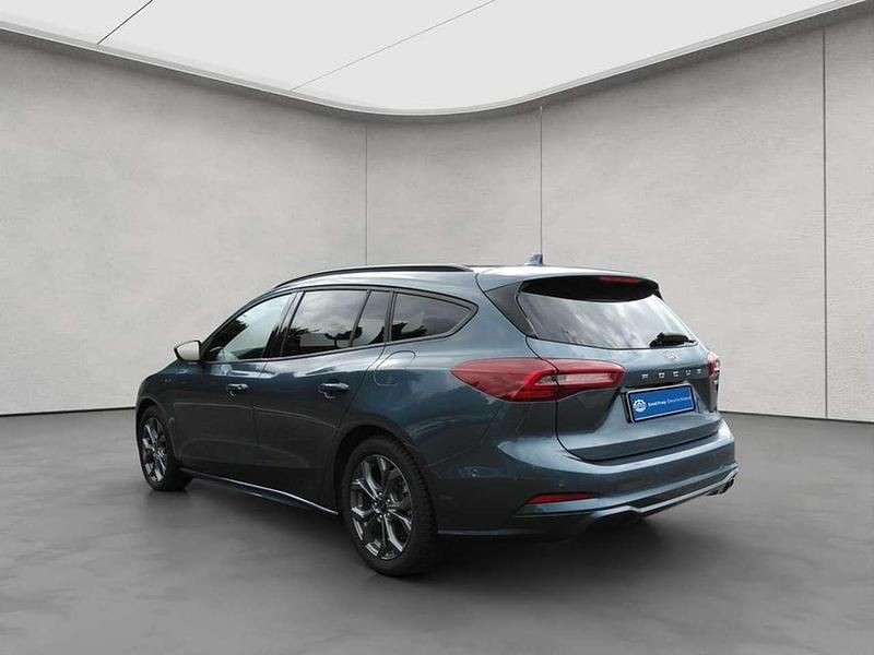 Gebraucht Ford Focus ST-Line X 125 PS (91 kW) 2023 Chrome blue metallic Kombi