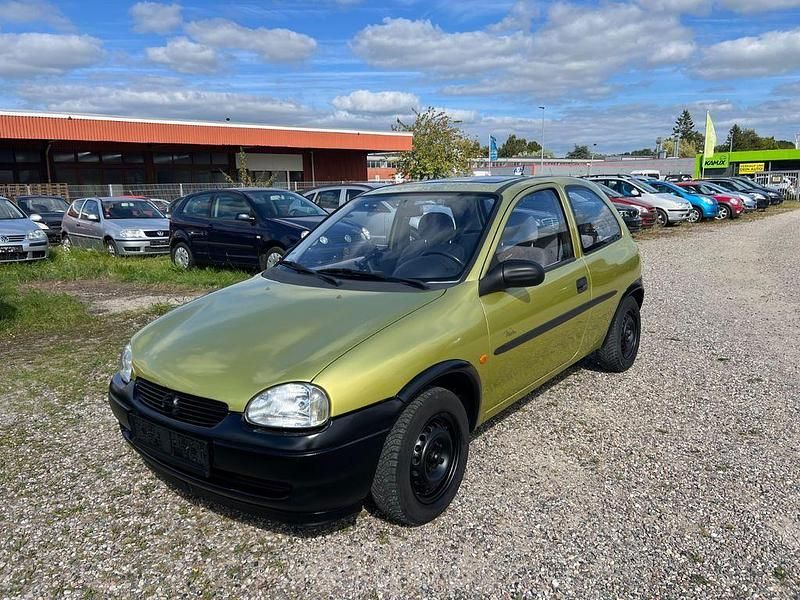 Grün Gebraucht 1998 Opel Corsa Eco Limousine | 990 € (Fairer Preis) - Bild 1/4