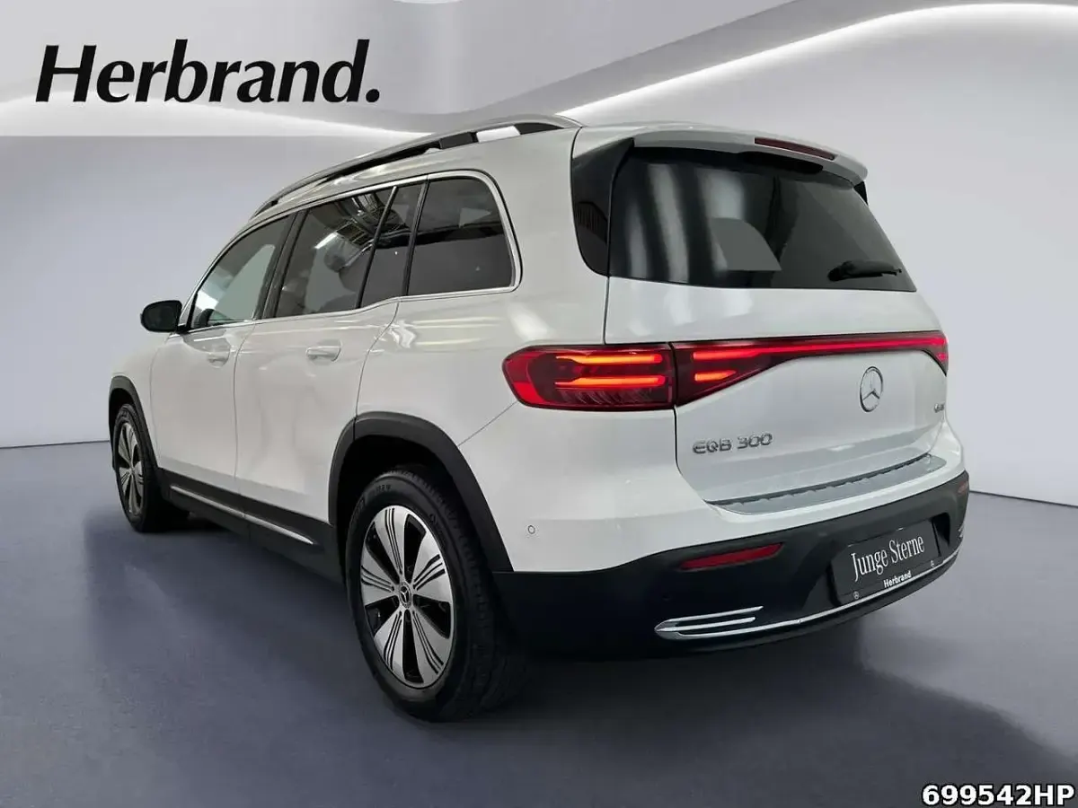 Gebraucht Mercedes EQB300 Progressive 167 kW (228 PS) 2025 Unilack polarweiß SUV
