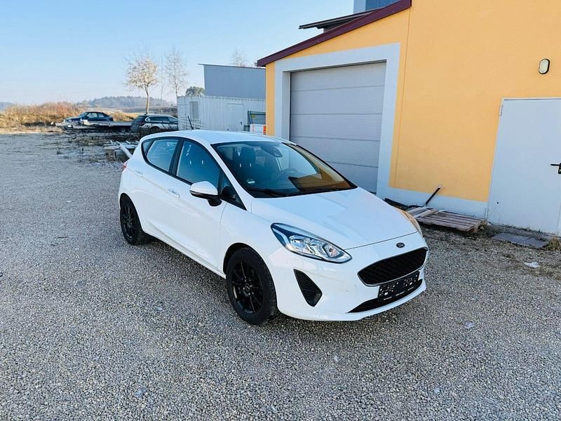 Gebraucht Ford Fiesta 86 PS (63 kW) 2018 Weiß Kleinwagen