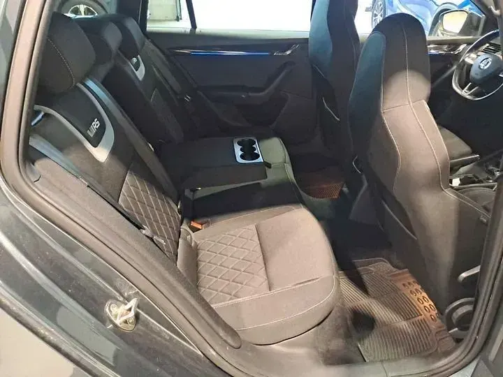 Gebraucht Skoda Octavia RS 230 PS (169 kW) 2017 Grau Kombi