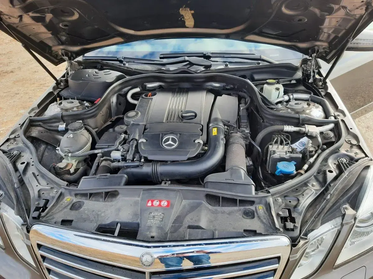 Gebraucht Mercedes E200 Avantgarde 184 PS (135 kW) 2012 Kombi