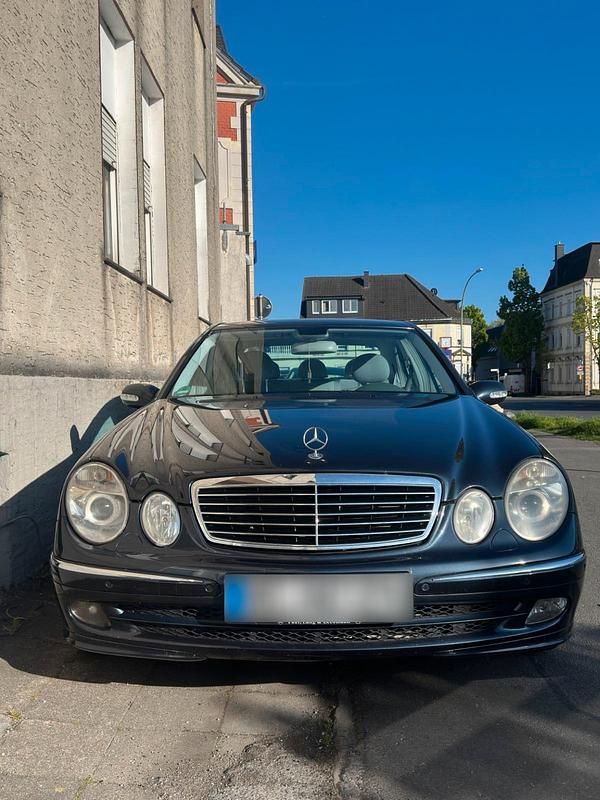 Second-hand Mercedes E280 177 CP (130 kW) 2005 Albastru Berlinǎ